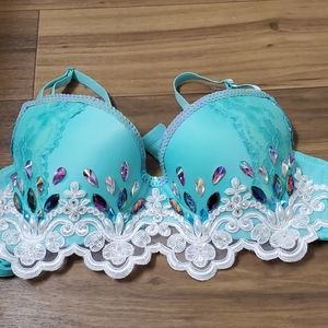 Rave bra